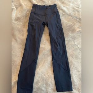 Lulu navy leggings